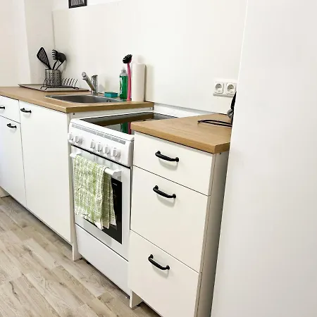 Apartment 3 Mit 6 Betten, Grosse Kueche, Neues Bad, 7min Zur A1 *