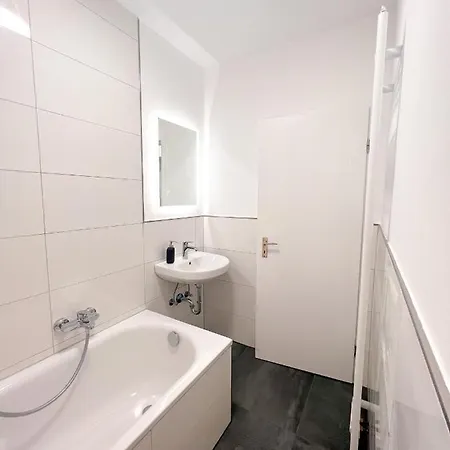 Apartment 3 Mit 6 Betten, Grosse Kueche, Neues Bad, 7min Zur A1 Hagen (Arnsberg)