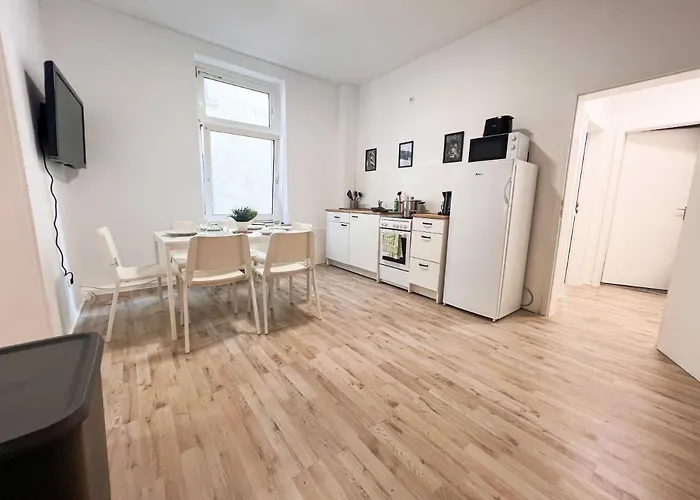 3 Mit 6 Betten, Grosse Kueche, Neues Bad, 7min Zur A1