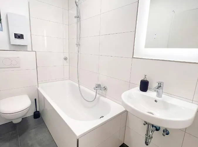 Lejlighed 3 Mit 6 Betten, Grosse Kueche, Neues Bad, 7min Zur A1