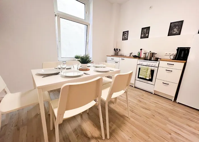 3 Mit 6 Betten, Grosse Kueche, Neues Bad, 7min Zur A1